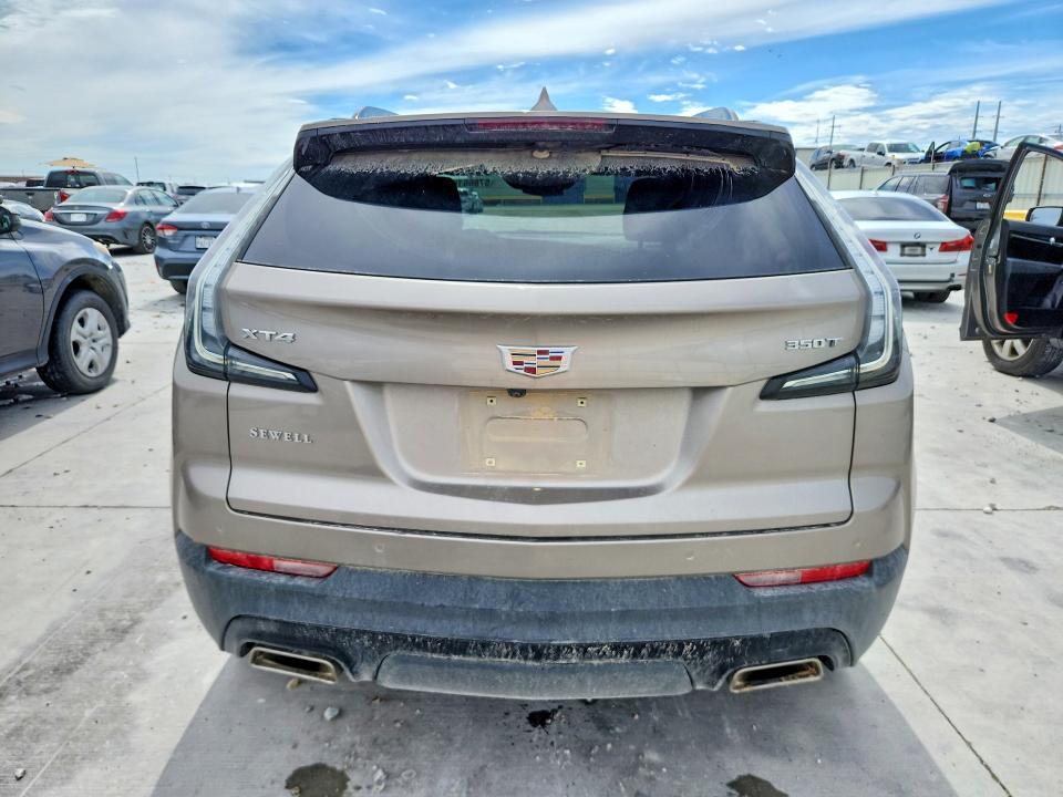 Photo 6 from auction – 2023 CADILLAC XT4 with VIN 1GYFZER47PF107602