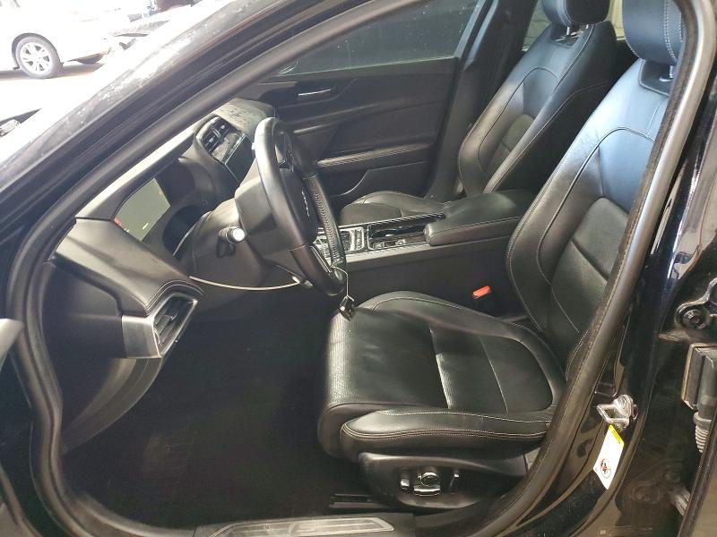 Photo 7 from auction – 2019 JAGUAR XE with VIN SAJAG4FVXKCP48901