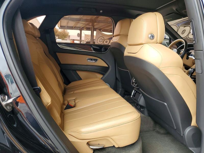 Photo 10 from auction – 2021 BENTLEY BENTAYGA with VIN SJAAM2ZV8MC035958