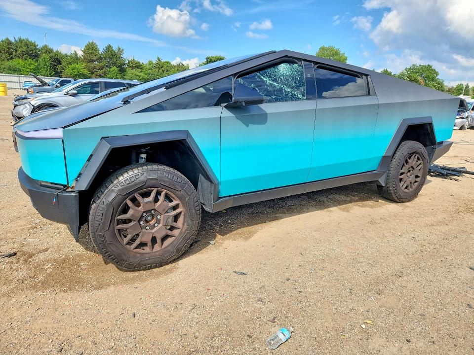 2024 TESLA CYBERTRUCK