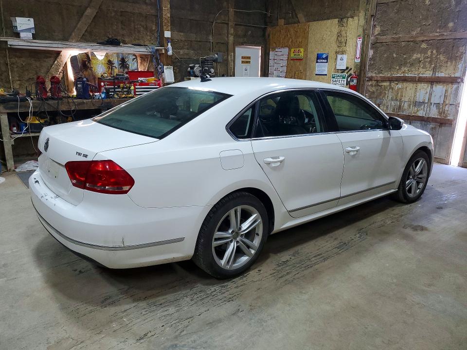 Photo 3 from auction – 2015 VOLKSWAGEN PASSAT with VIN 1VWBS7A35FC042124