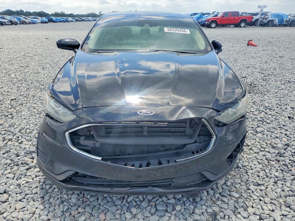 Photo 5 from auction – 2019 FORD FUSION with VIN 3FA6P0LU3KR262785