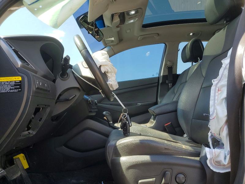 Photo 7 from auction – 2017 HYUNDAI TUCSON with VIN KM8J33A46HU428279