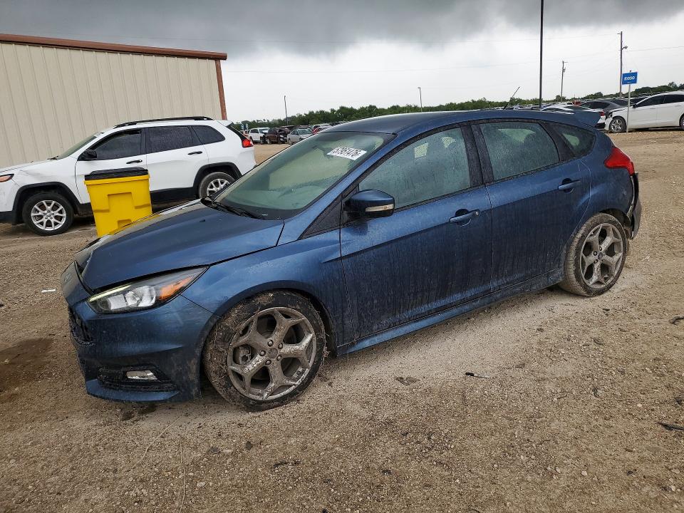 FORD FOCUS 2018 with VIN 1FADP3L92JL209528 - Photo from auction