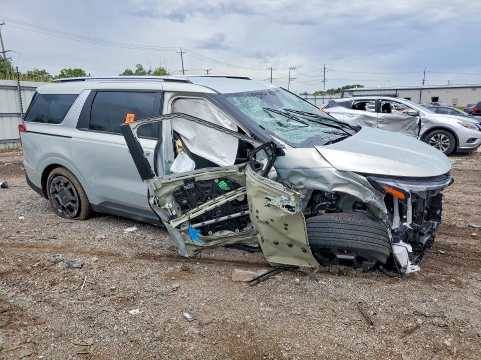 Photo 4 from auction – 2026 KIA CARNIVAL with VIN KNDNC5KA1T6101954