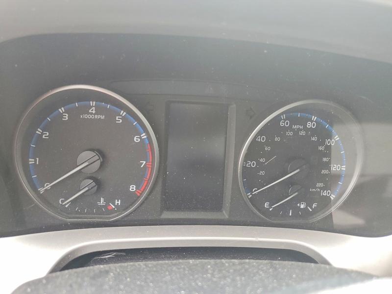 Photo 9 from auction – 2018 TOYOTA RAV4 with VIN JTMRFREV6JD238170
