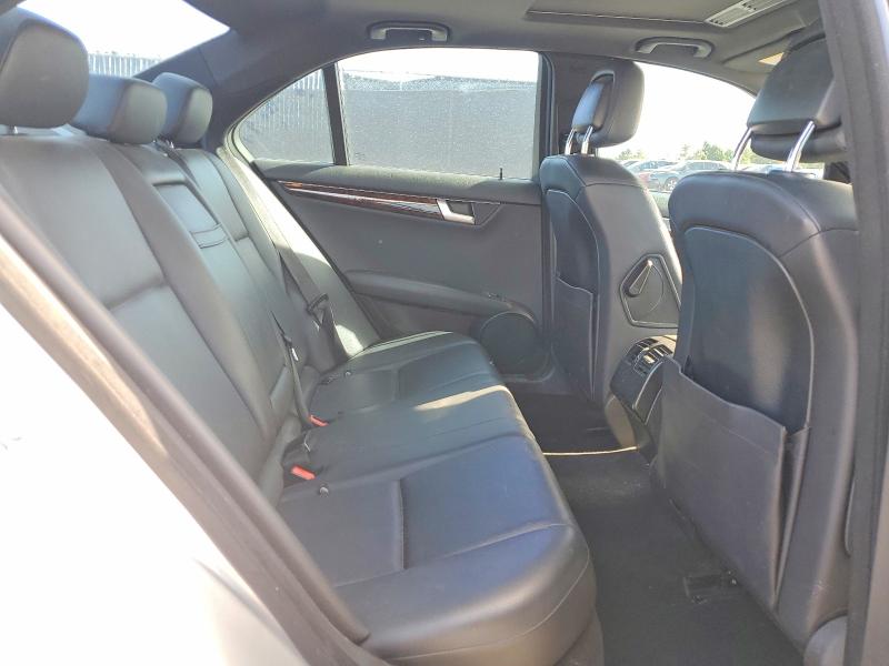 Photo 10 from auction – 2014 MERCEDES-BENZ C with VIN WDDGF4HB2ER304630