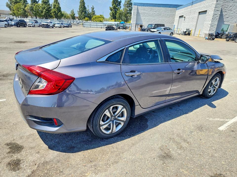 Photo 3 from auction – 2017 HONDA CIVIC with VIN 2HGFC2F5XHH548550