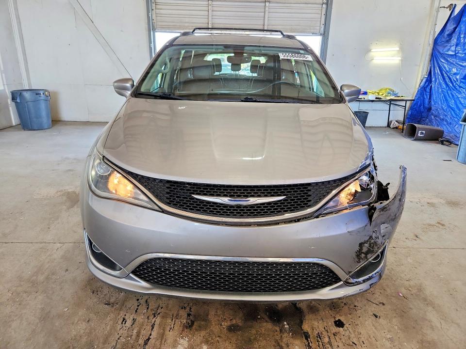 Photo 5 from auction – 2018 CHRYSLER PACIFICA with VIN 2C4RC1BG1JR120492