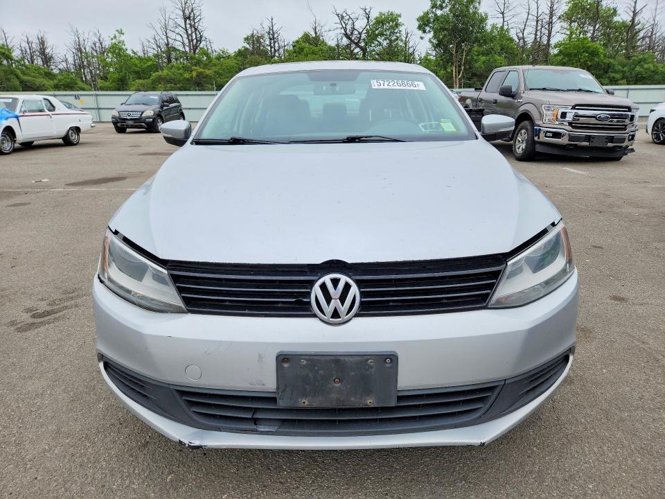 Снимка 5 от търг – 2011 VOLKSWAGEN JETTA с VIN 3VWDZ7AJ9BM088406