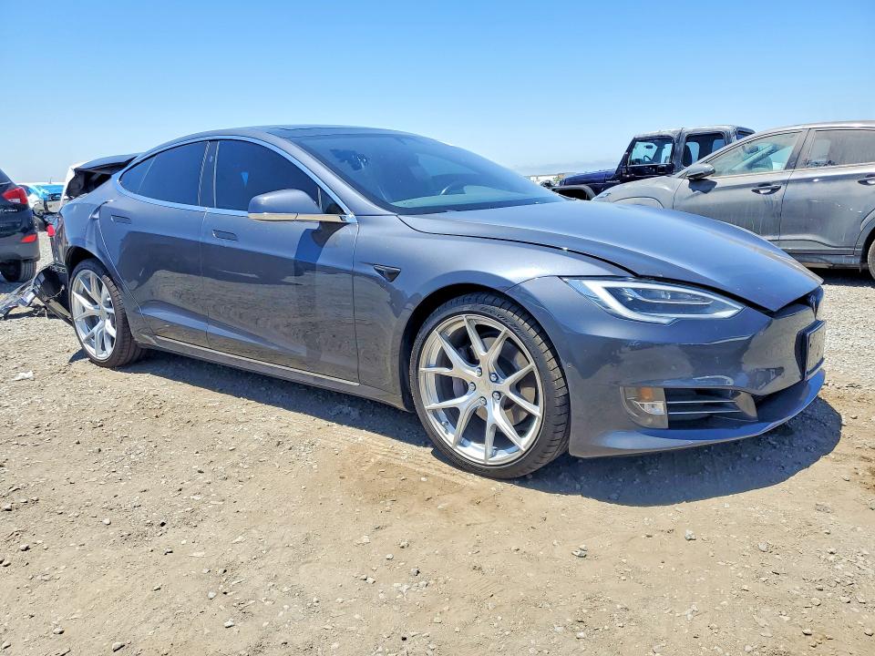 Photo 4 from auction – 2018 TESLA MODEL S with VIN 5YJSA1E22JF265270
