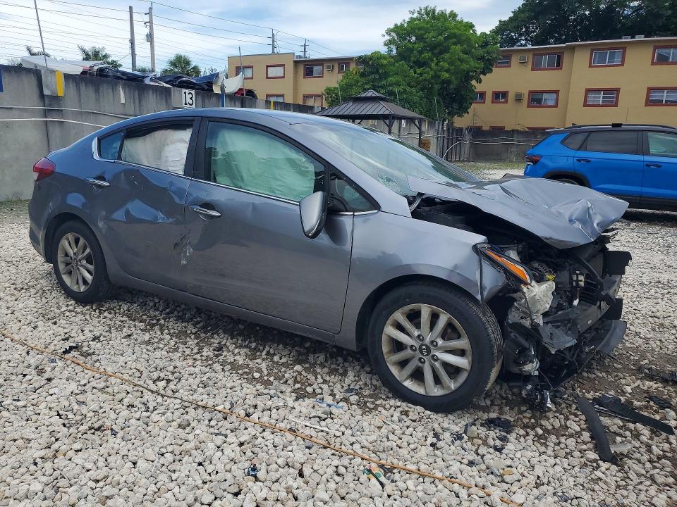 Photo 4 from auction – 2017 KIA FORTE with VIN 3KPFL4A75HE108394