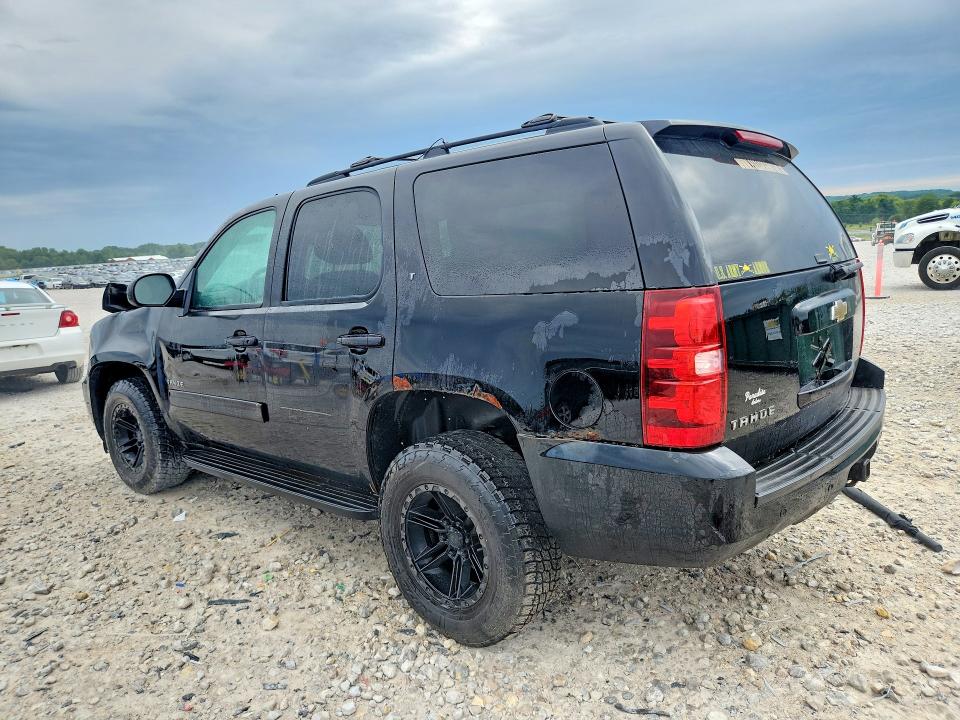 Photo 2 from auction – 2011 CHEVROLET TAHOE with VIN 1GNSKBE05BR255417