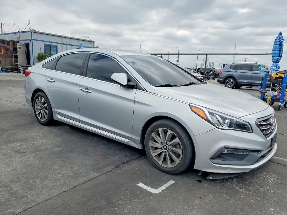 Photo 4 from auction – 2015 HYUNDAI SONATA with VIN 5NPE34AF2FH055231
