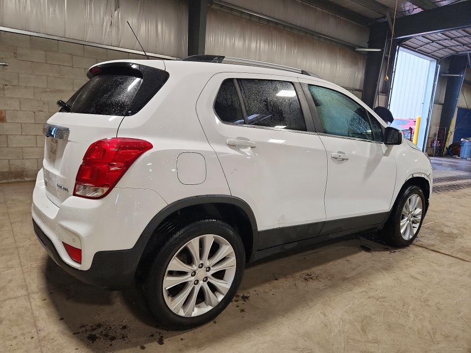 Photo 3 from auction – 2020 CHEVROLET TRAX with VIN 3GNCJRSB3LL196804