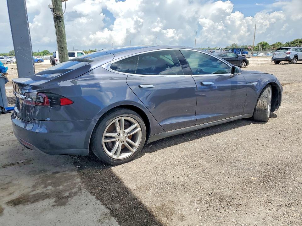 Photo 3 from auction – 2016 TESLA MODEL S with VIN 5YJSA1E11GF130197