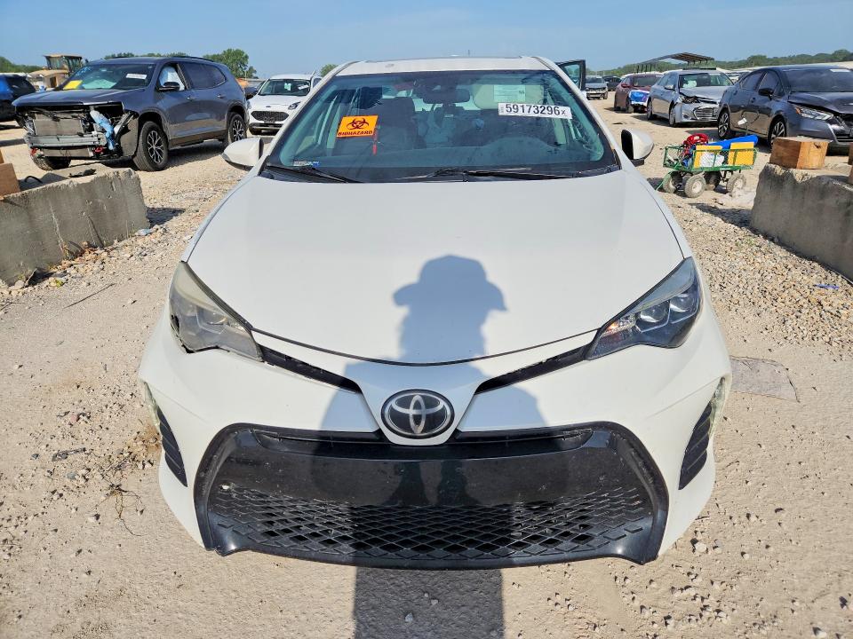 Снимка 5 от търг – 2017 TOYOTA COROLLA с VIN 5YFBURHE9HP702188