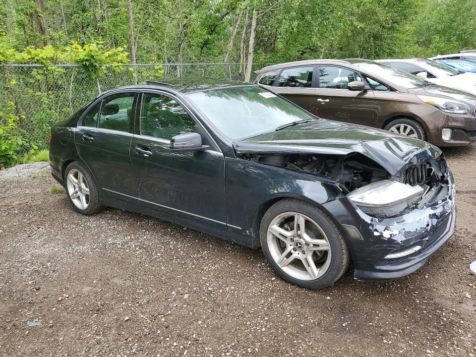 Photo 4 from auction – 2011 MERCEDES-BENZ C with VIN WDDGF5CB8BA512292