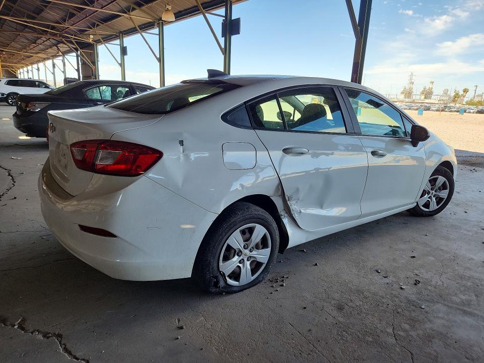 Снимка 3 от търг – 2018 CHEVROLET CRUZE с VIN 1G1BC5SM6J7216059