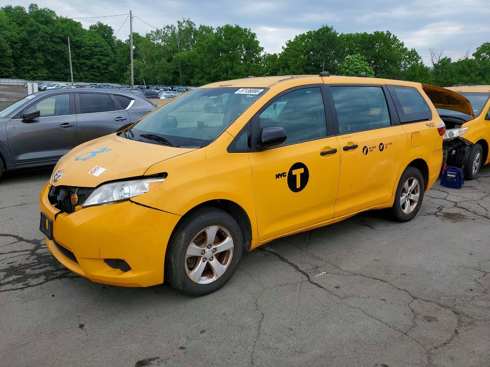 2017 TOYOTA SIENNA - Търг №57136886