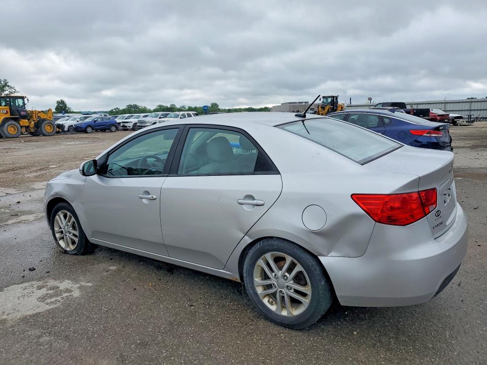 Photo 2 from auction – 2011 KIA FORTE with VIN KNAFU4A21B5414154