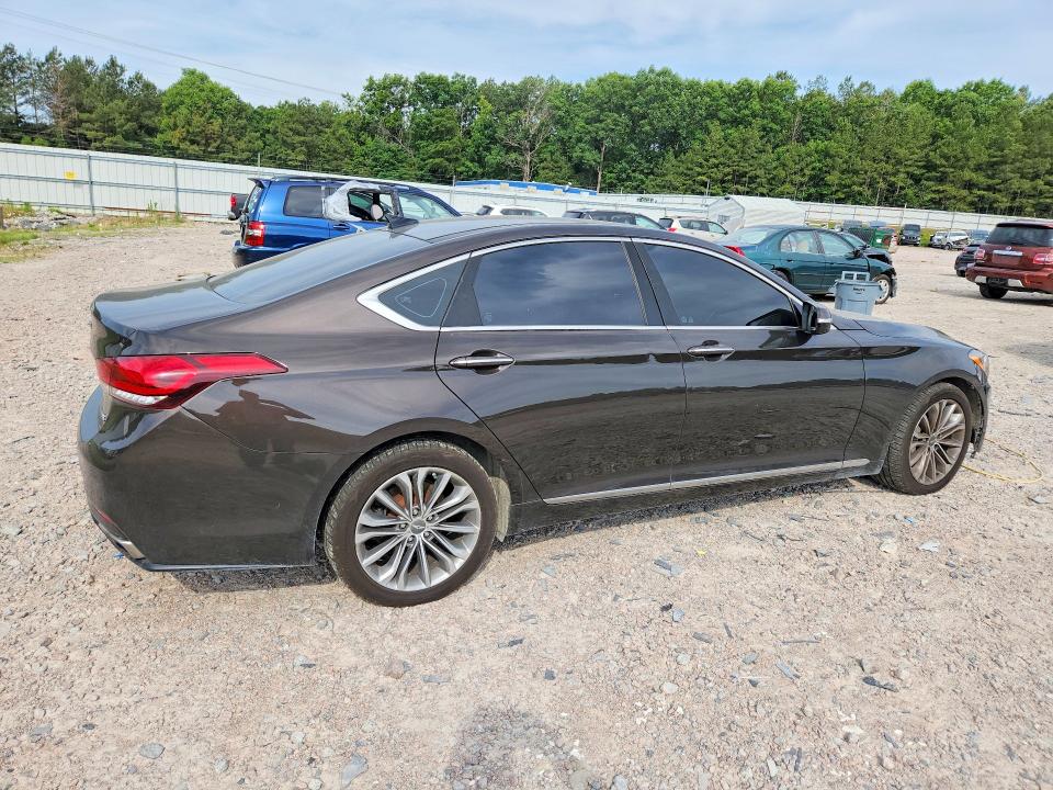 Photo 3 from auction – 2015 HYUNDAI GENESIS with VIN KMHGN4JEXFU017936