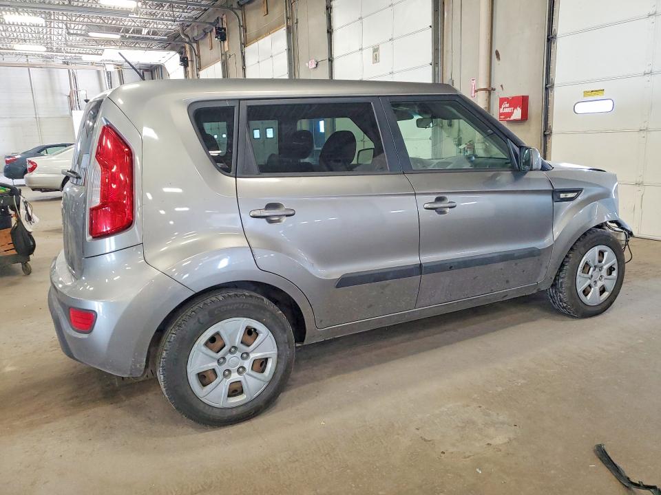 Photo 3 from auction – 2013 KIA SOUL with VIN KNDJT2A53D7630237