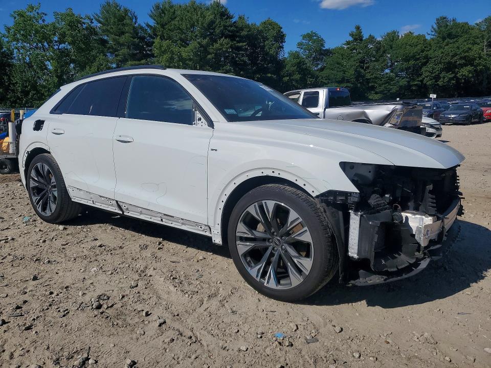 Foto 4 de la subasta – 2025 AUDI Q8 con VIN WA1EVBF10SD037171