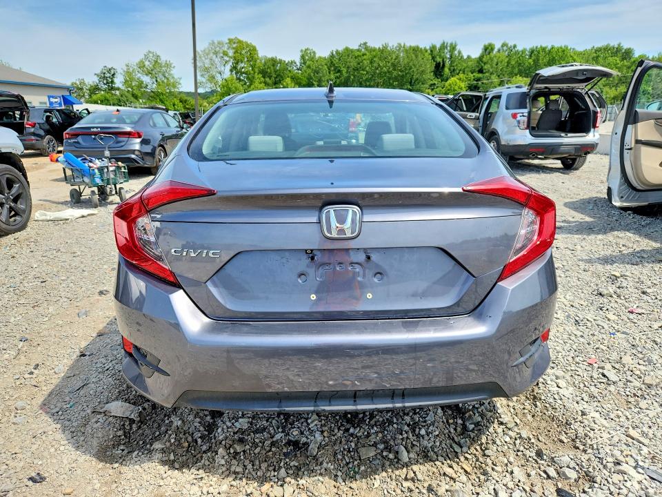 Foto 6 de la subasta – 2017 HONDA CIVIC con VIN 2HGFC2F77HH556056