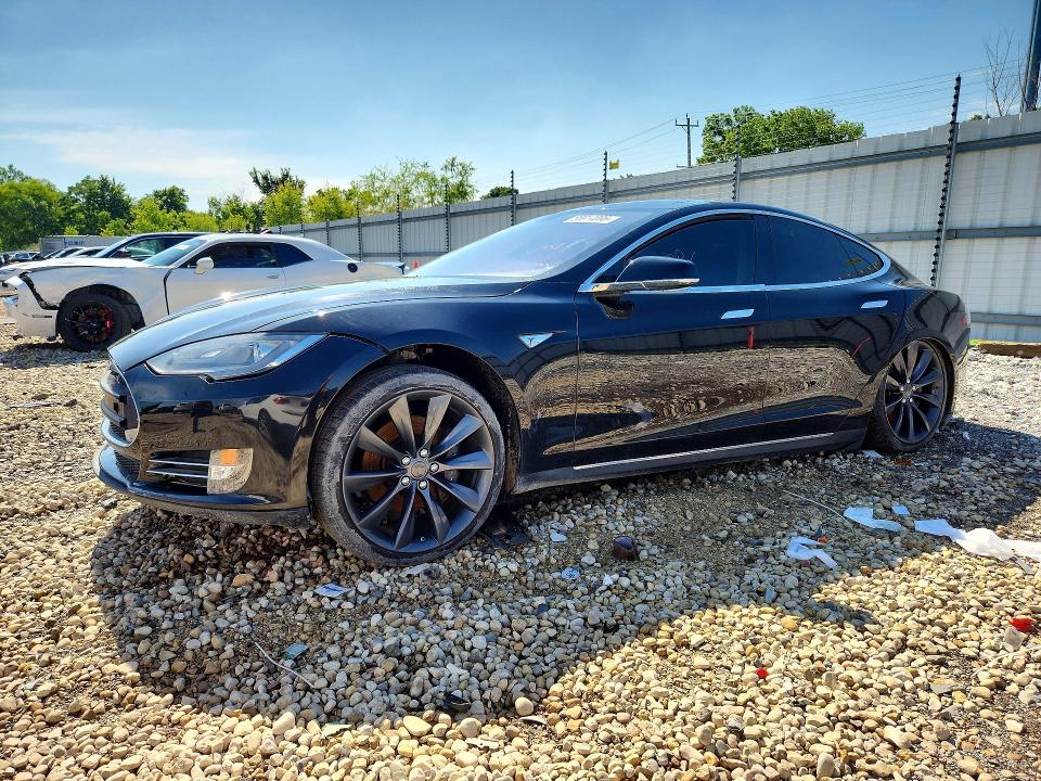 TESLA MODEL S 2013 with VIN 5YJSA1BG5DFP03896 - Photo from auction