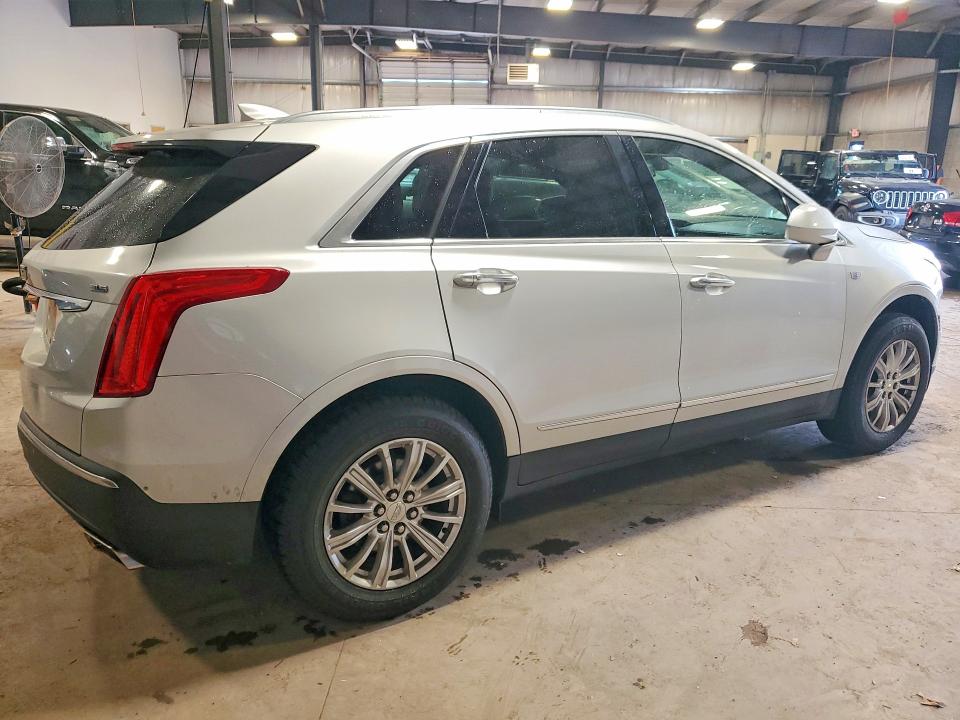 Photo 3 from auction – 2017 CADILLAC XT5 with VIN 1GYKNARS7HZ319563