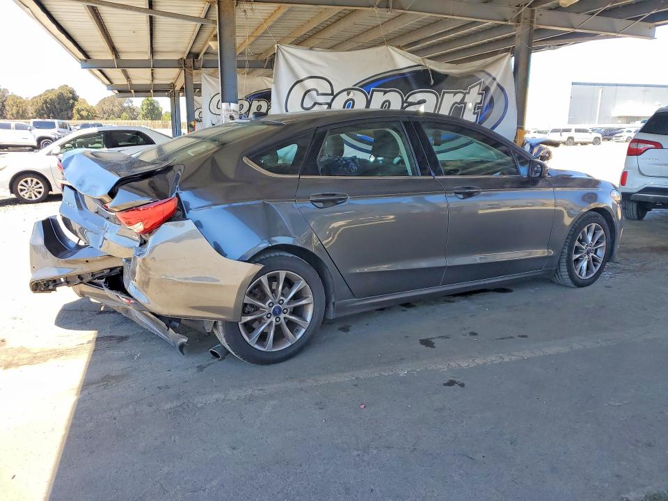 Photo 3 from auction – 2017 FORD FUSION with VIN 3FA6P0H76HR408544