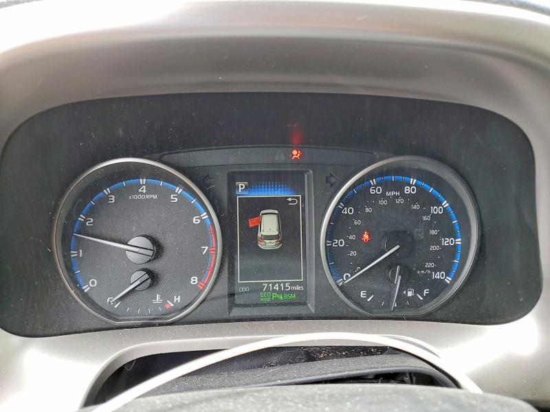 Photo 9 from auction – 2018 TOYOTA RAV4 with VIN JTMRFREV4JJ237679