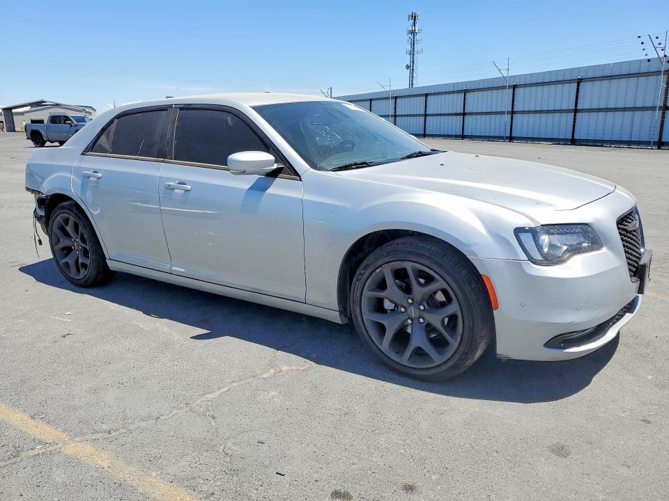 Photo 4 from auction – 2021 CHRYSLER 300 with VIN 2C3CCABG4MH589158