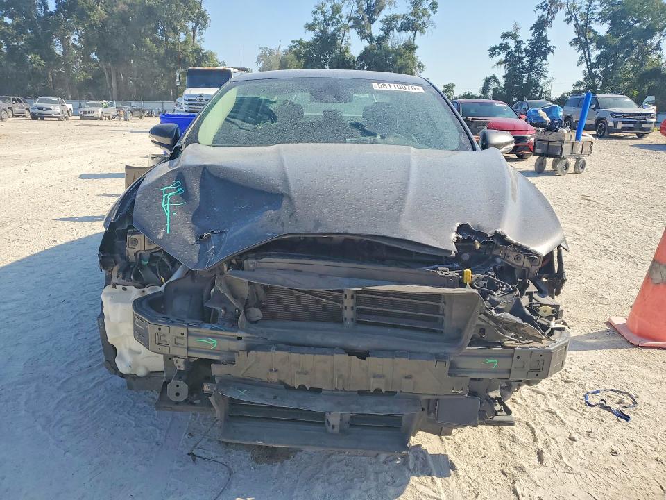 Photo 5 from auction – 2019 FORD FUSION with VIN 3FA6P0PU5KR266329