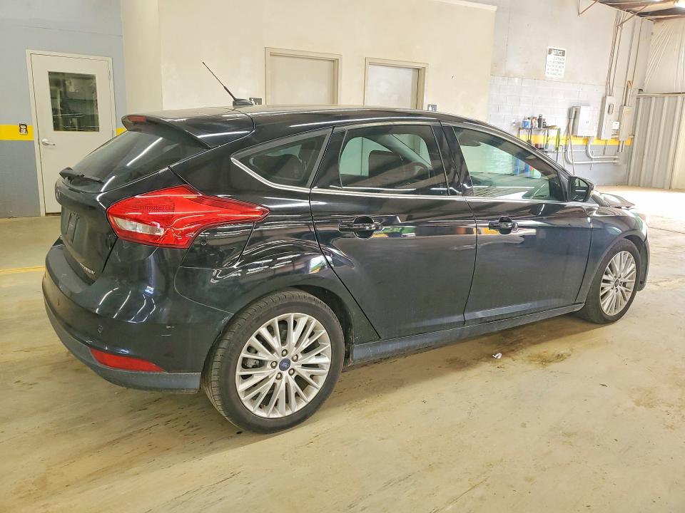 Photo 3 from auction – 2017 FORD FOCUS with VIN 1FADP3N2XHL233800