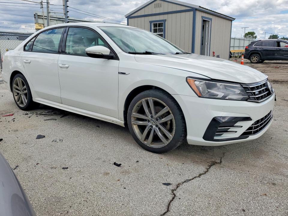 Photo 4 from auction – 2018 VOLKSWAGEN PASSAT with VIN 1VWAA7A33JC001143