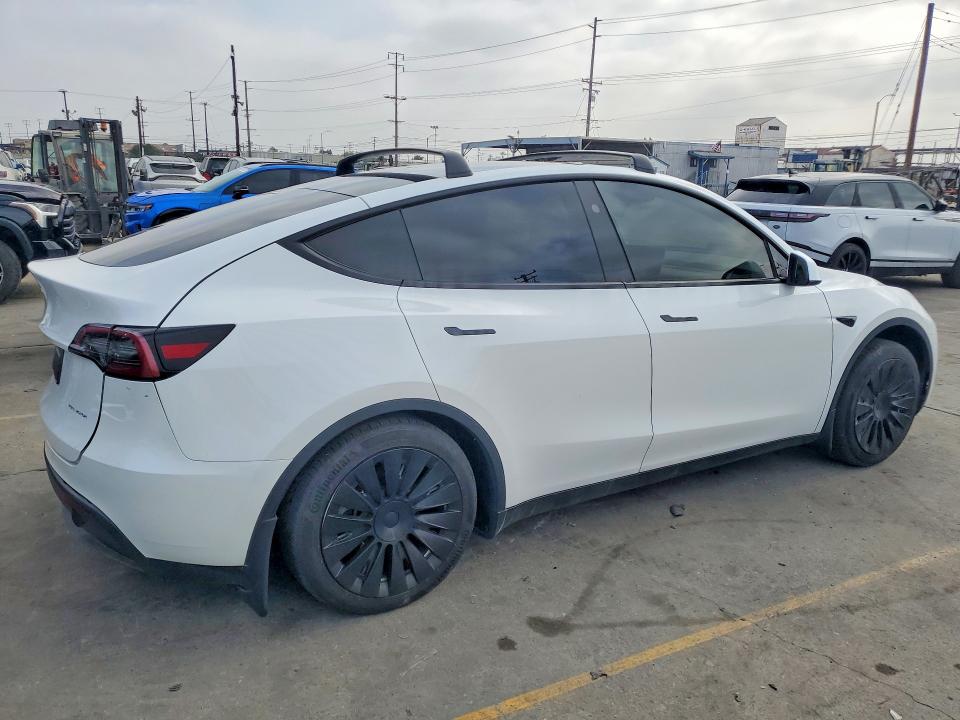 Photo 3 from auction – 2023 TESLA MODEL Y with VIN 7SAYGAEE1PF881184