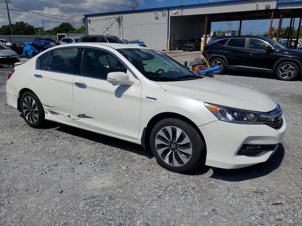 Photo 4 from auction – 2017 HONDA ACCORD with VIN JHMCR6F30HC005795