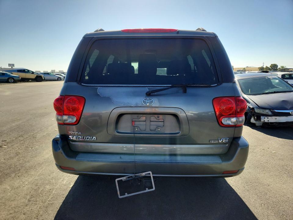 Photo 6 from auction – 2005 TOYOTA SEQUOIA with VIN 5TDZT34AX5S249512