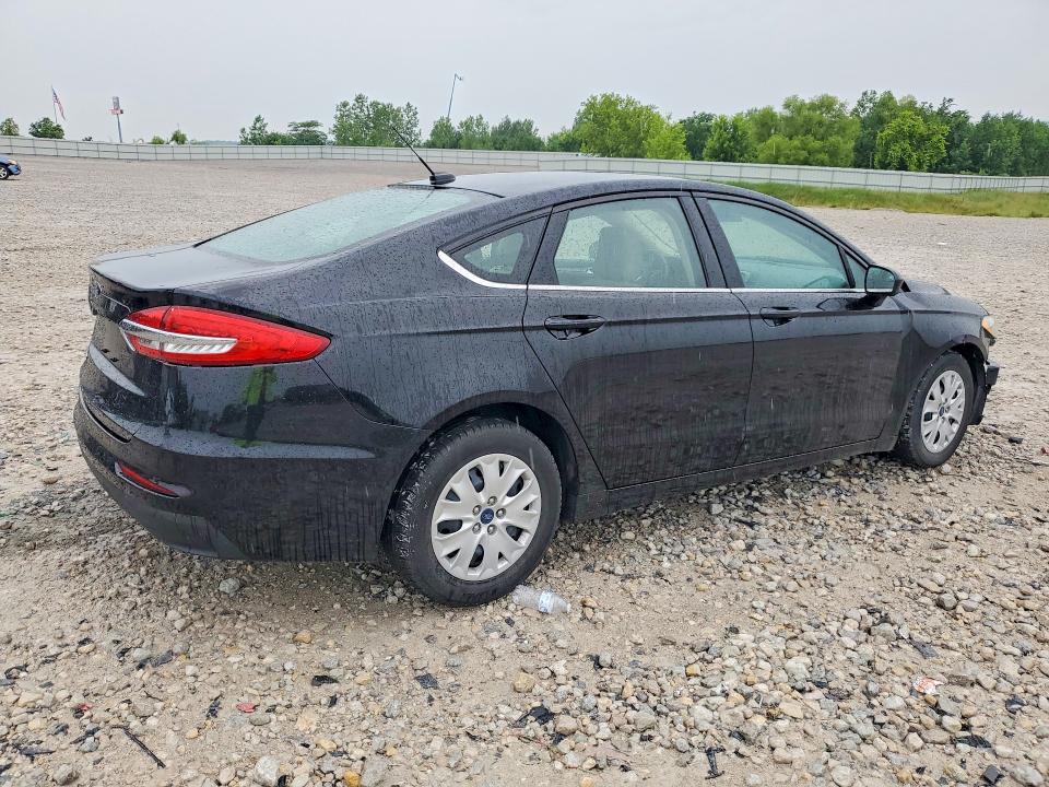 Photo 3 from auction – 2019 FORD FUSION with VIN 3FA6P0G73KR249104