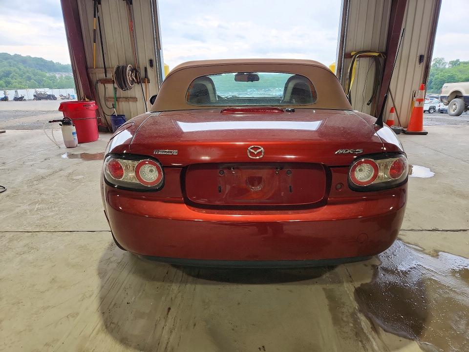 Photo 6 from auction – 2006 MAZDA MX-5 MIATA with VIN JM1NC25F860121485