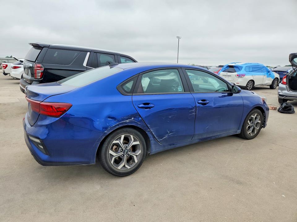 Photo 3 from auction – 2021 KIA FORTE with VIN 3KPF24AD9ME338460