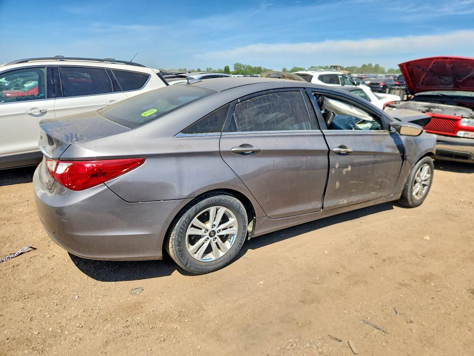 Photo 3 from auction – 2013 HYUNDAI SONATA with VIN 5NPEB4AC4DH667372