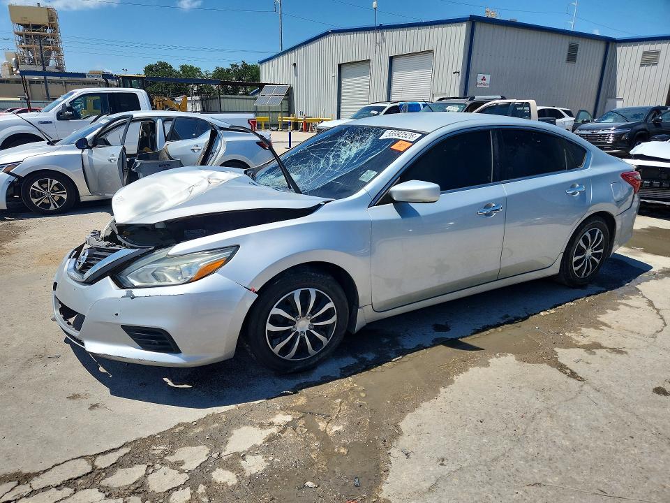 NISSAN ALTIMA 2018 with VIN 1N4AL3AP7JC105021 - Photo from auction