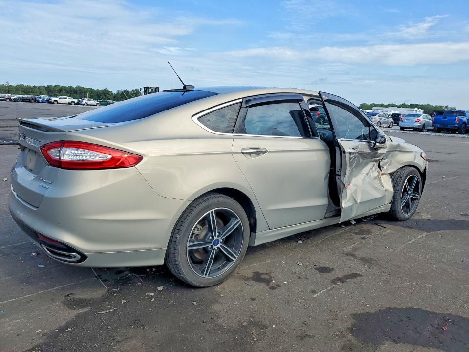 Photo 3 from auction – 2016 FORD FUSION with VIN 3FA6P0K98GR110585