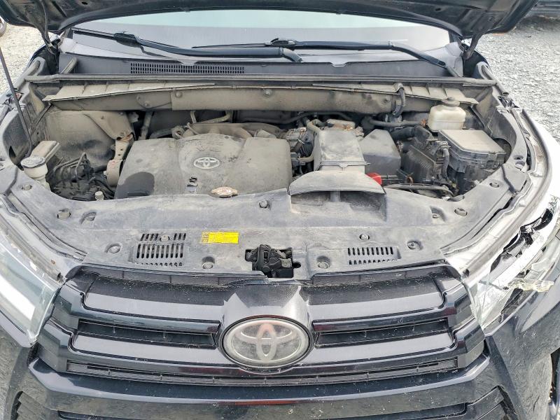 Photo 12 from auction – 2018 TOYOTA HIGHLANDER with VIN 5TDJZRFH4JS523628