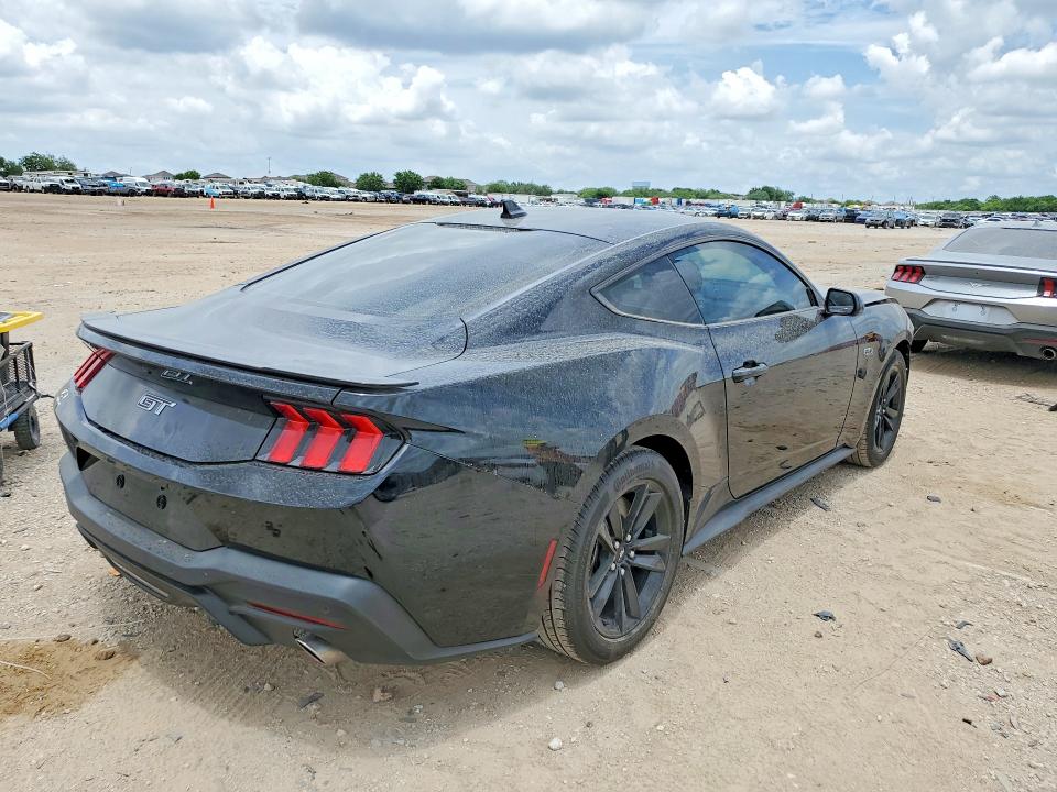 Photo 3 from auction – 2024 FORD GT with VIN 1FA6P8CF3R5426758