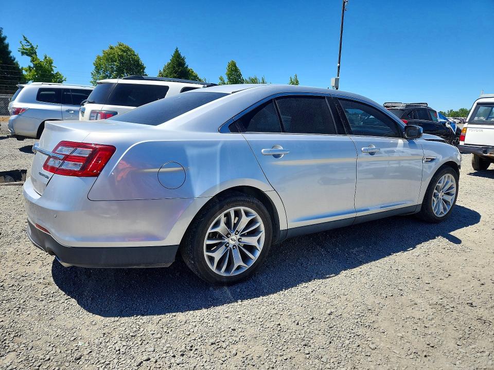 Photo 3 from auction – 2018 FORD TAURUS with VIN 1FAHP2F8XJG106249