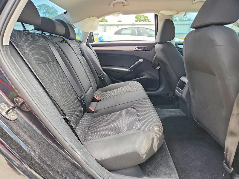Photo 10 from auction – 2017 VOLKSWAGEN PASSAT with VIN 1VWAT7A3XHC013326